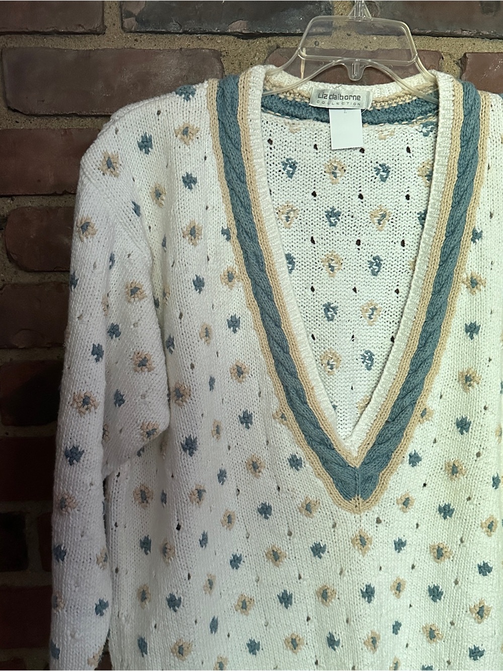 LIZ CLAIBORNE deep v neck sweater grandmacore top 47 chest